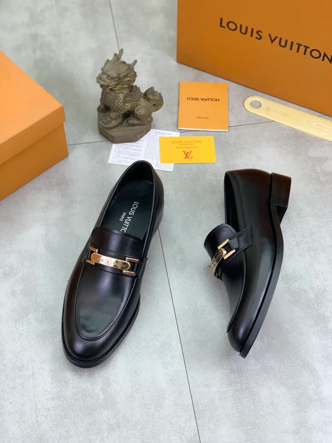 Men's Men's Shoes 💰P420 [New Style] 💰Yangli💎💎💎[Louis Vuitton] LV high-end men's formal business leather shoes, original order 1:1! Original imported calfskin, original metal buckle, imported sheepskin lining for feet, original outsole, men's shoe size: 39-45 (38.46 customized) black optional